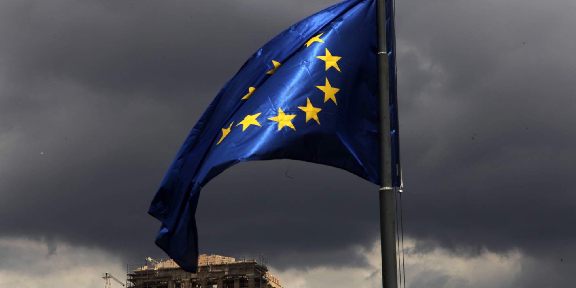 Η σημαία της ΕΕ μπροστά από την Ακρόπολη