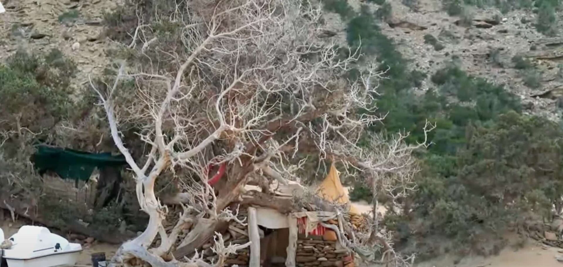 Οι καλύβες των «Survivors» στη Γαύδο