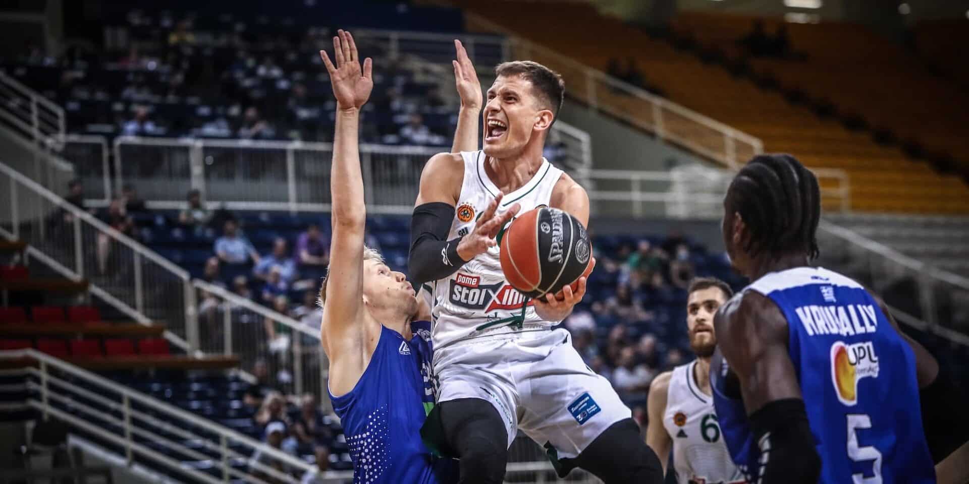 Φάση από το Παναθηναϊκός-Λάρισα για την Basket League