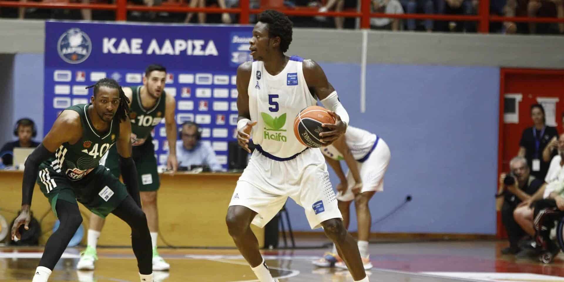 Φάση από τον αγώνα της Λάρισας με τον Παναθηναϊκό
