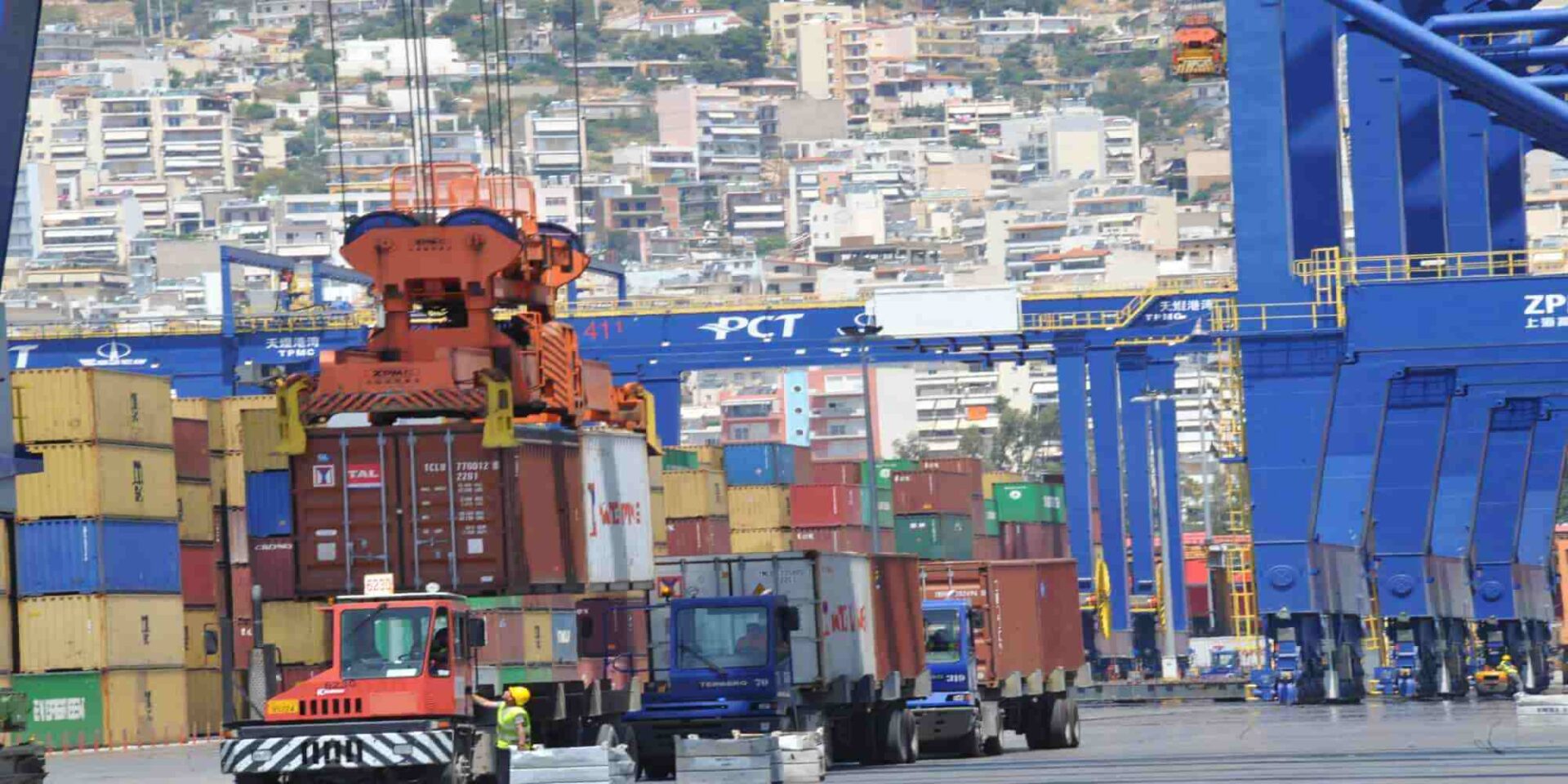 Οι εγκαταστάσεις της Cosco στο λιμάνι του Πειραιά