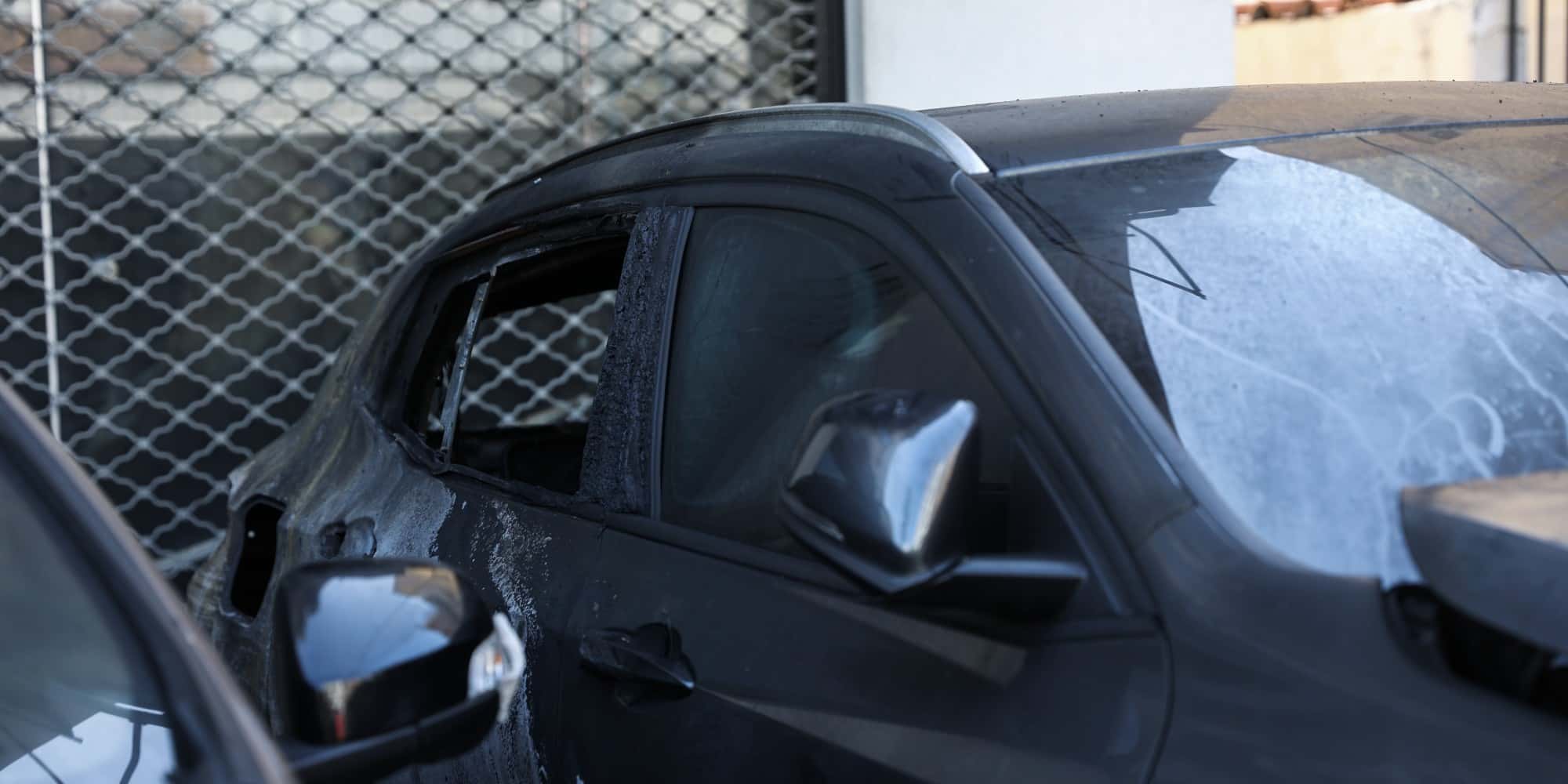 Εμπρησμός σε αυτοκίνητα στο Παλαιό Φάληρο