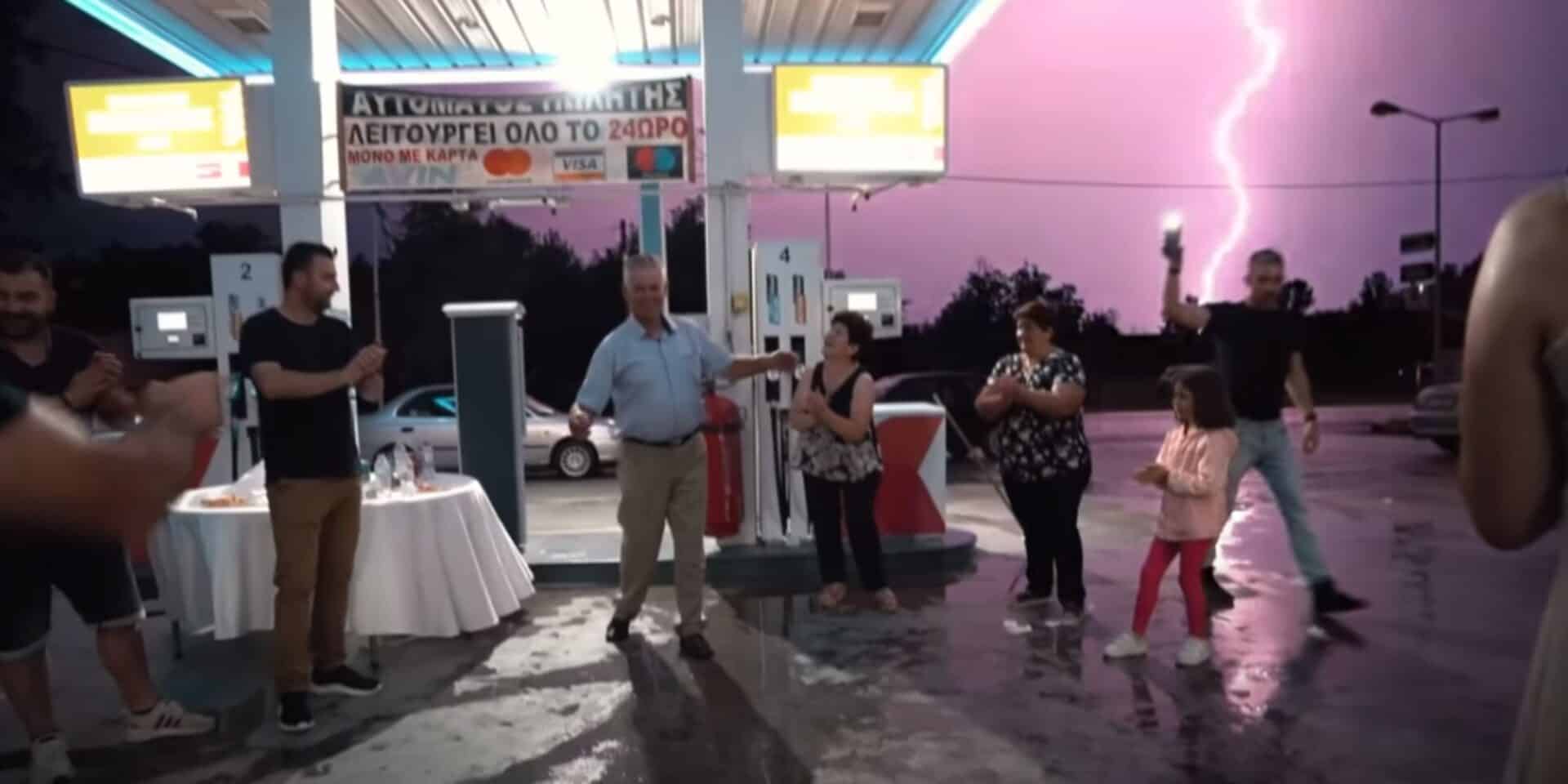 Εικόνα με τον κεραυνό στο γάμο στα Τρίκαλα