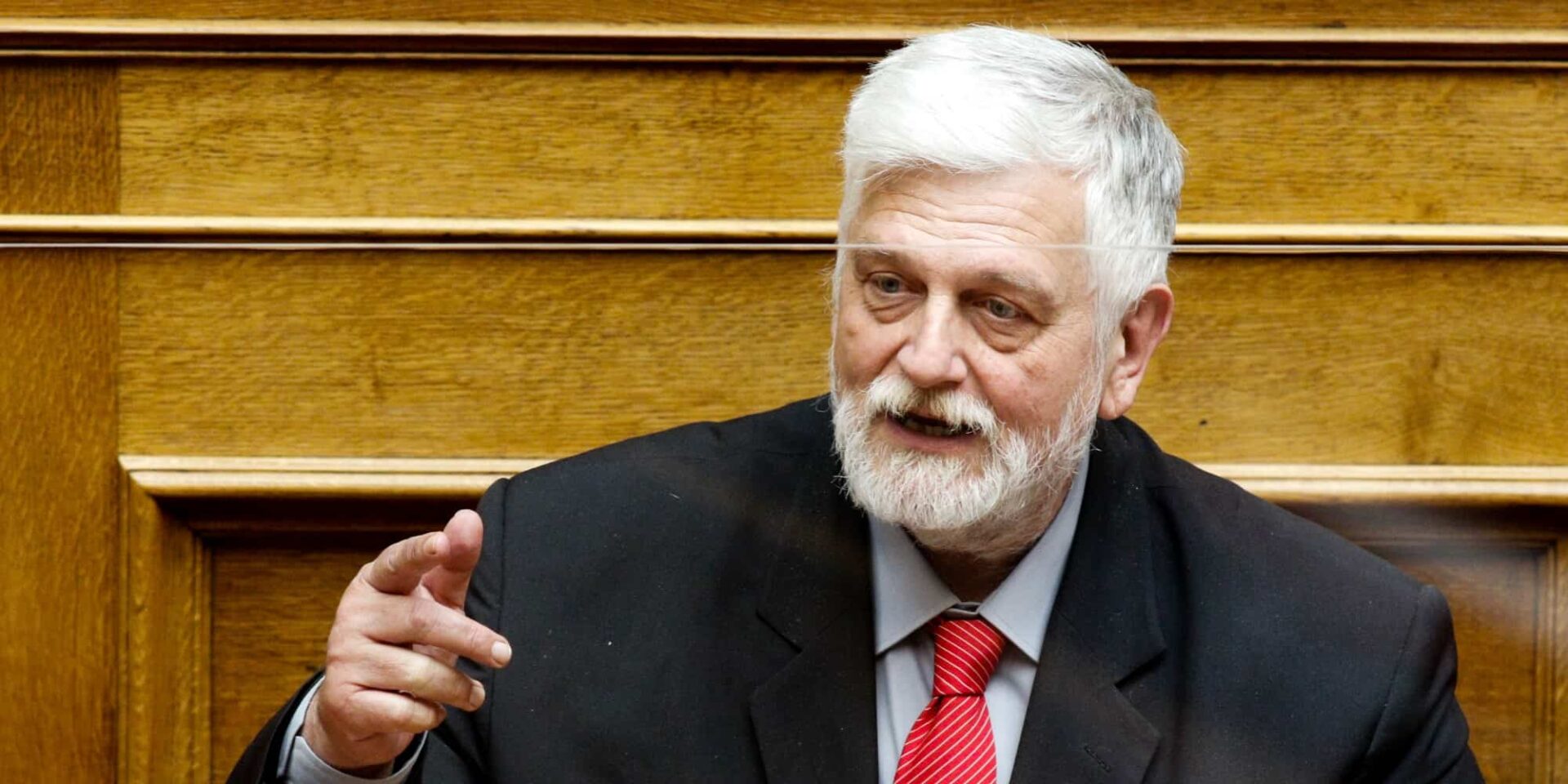 O βουλευτής της ΝΔ, Γιάννης Λοβέρδος στην Ολομέλεια της Βουλής