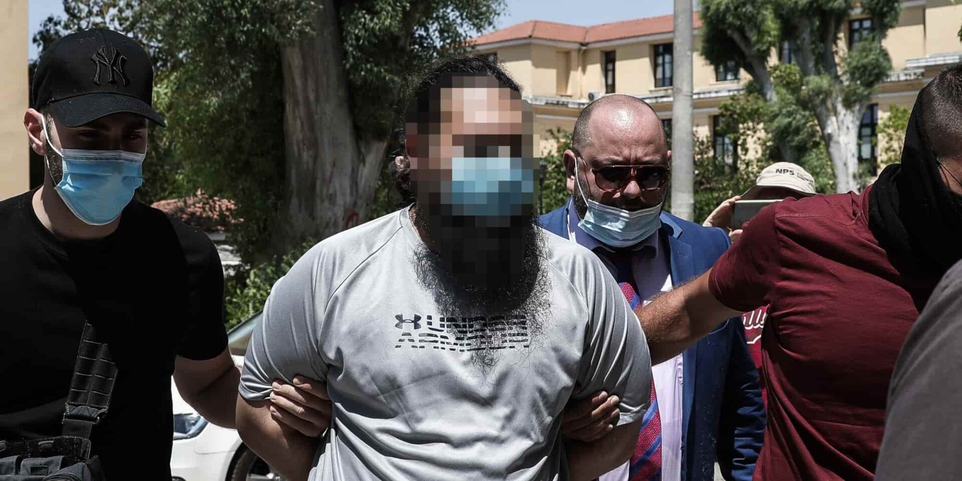 Ο ιερέας που έριξε το βιτριόλι στη Μονή Πετράκη