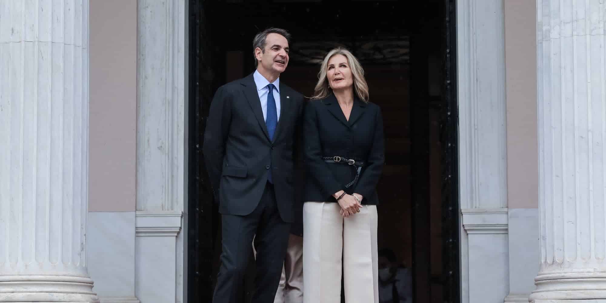 O πρωθυπουργός Κυριάκος Μητσοτάκης και η σύζυγός του Μαρέβα