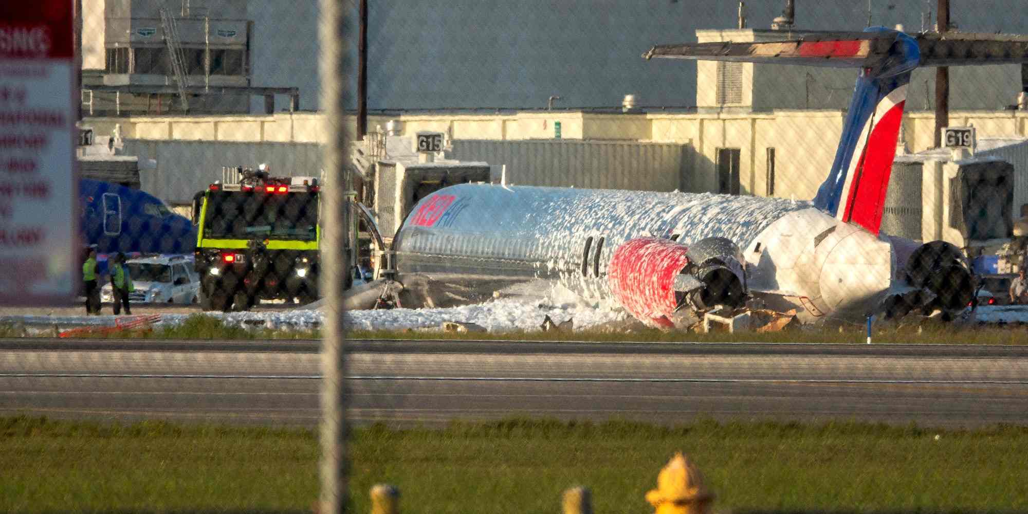 Αεροπλάνο πήρε φωτιά κατά την προσγείωσή του στο αεροδρόμιο του Μαϊάμι