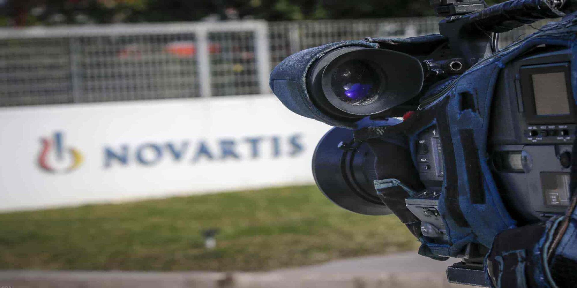 Κάμερες στα γραφεία της Novartis