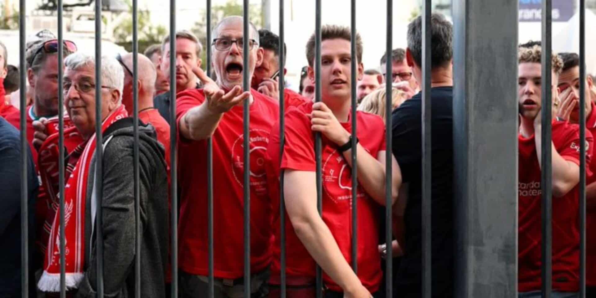 Εξαγριωμένοι οπαδοί της Λίβερπουλ στον τελικό του Champions League