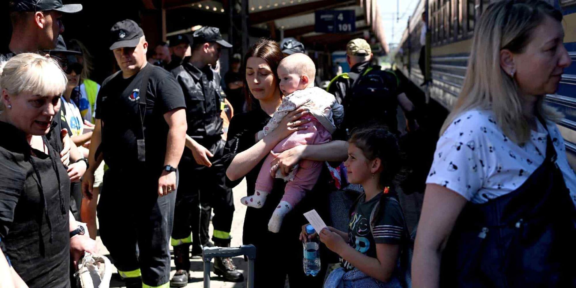 Ουκρανοί πρόσφυγες που έφτασαν στην Πολωνία