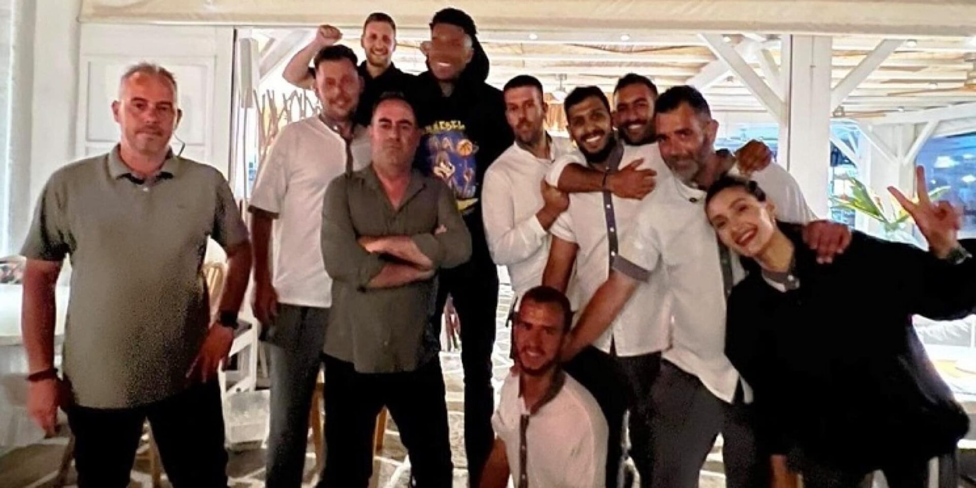 Ο Γιάννης Αντετοκούνμπο στην Πάρο