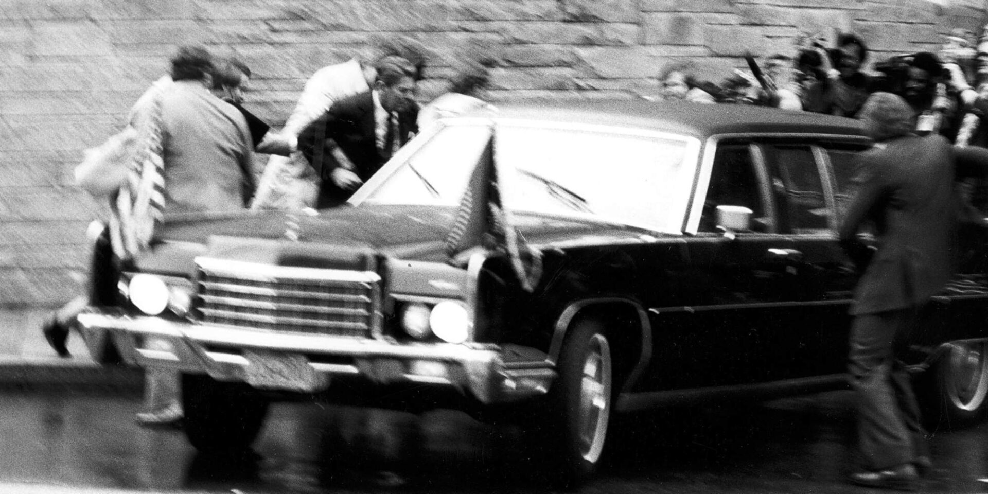 Στιγμιότυπο από την απόπειρα δολοφονίας του Ρόναλντ Ρίγκαν