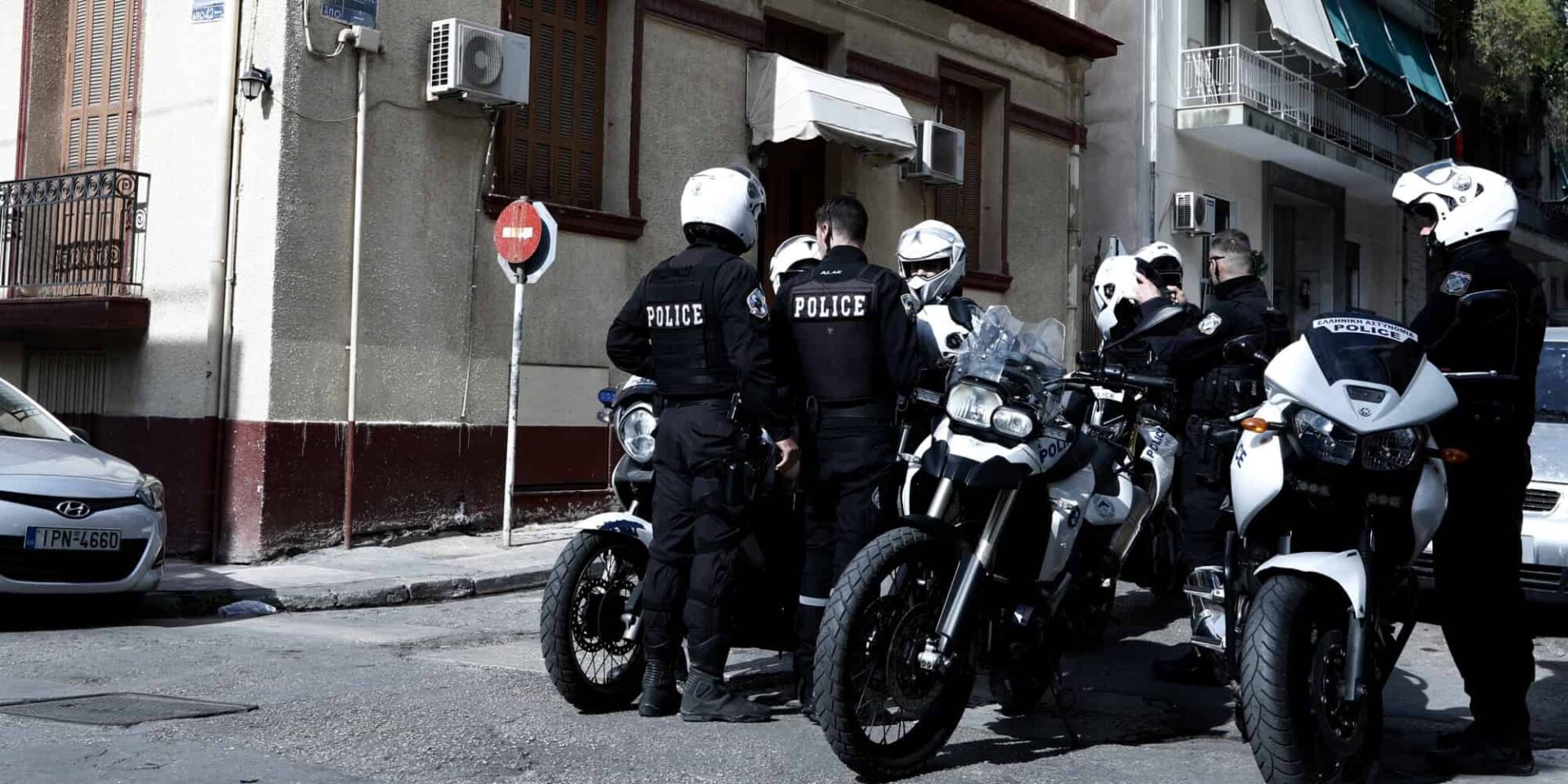 Αστυνομικοί με τις μηχανές τους