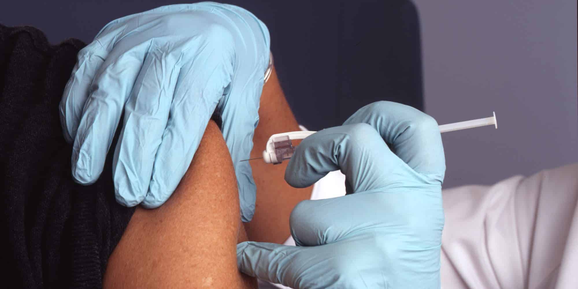 Εμβολιασμός ασθενούς για την ευλογιά των πιθήκων