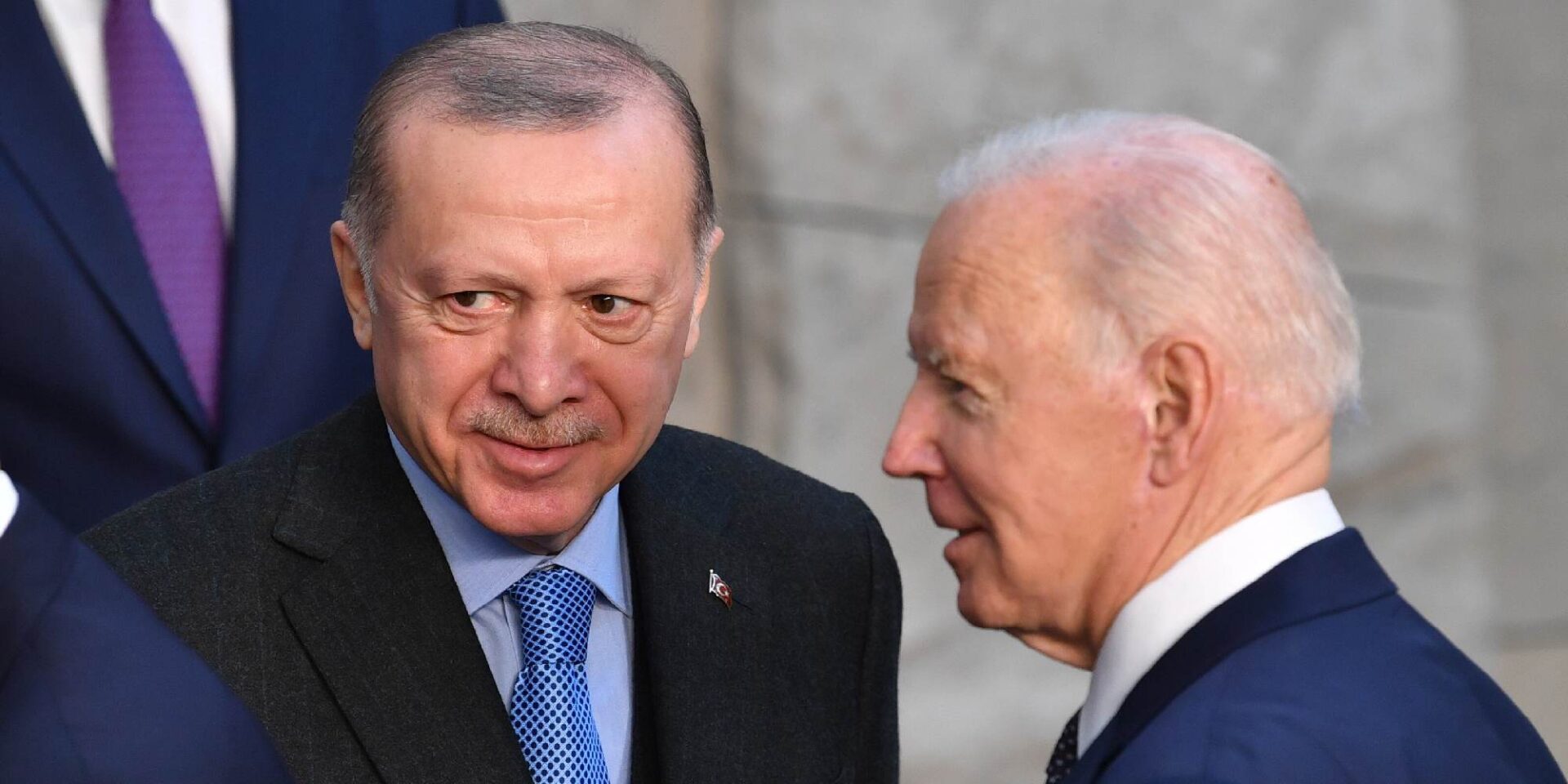 O Ρετζέπ Ταγίπ Ερντογάν με τον Τζο Μπάιντεν σε σύνοδο του ΝΑΤΟ