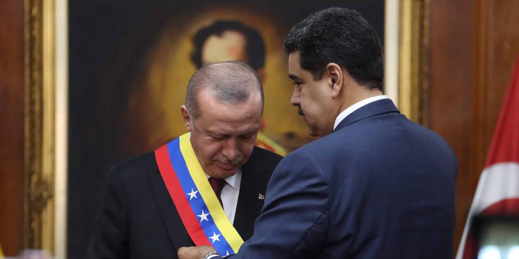 Ο Τούρκος πρόεδρος Ρετζέπ Ταγίπ Ερντογάν, με τον ομόλογό του της Βενεζουέλας Νικολάς Μαδούρο