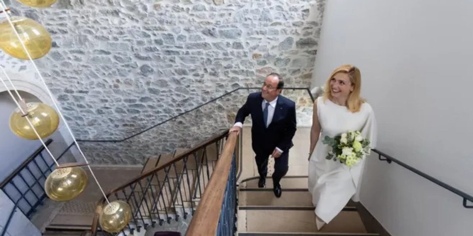 Ο Φρανσουά Ολάντ παντρεύτηκε για πρώτη φορά στα 67 του με τη Ζουλί Γκαγιέ