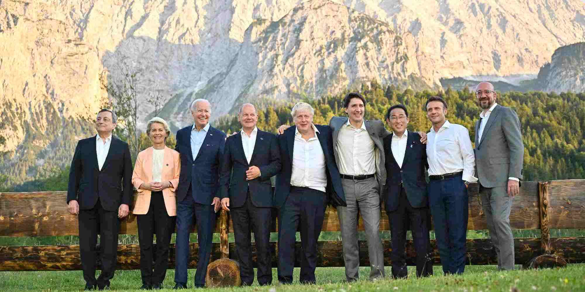 H οικογενειακή φωτογραφία των G7