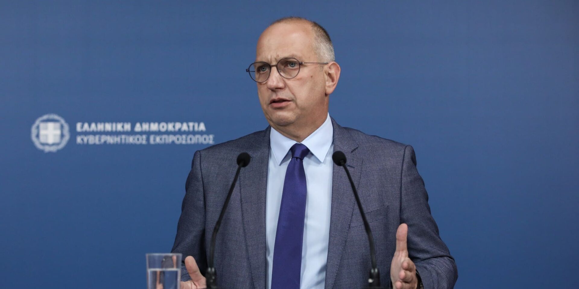 O κυβερνητικός εκπρόσωπος Γιάννης Οικονόμου