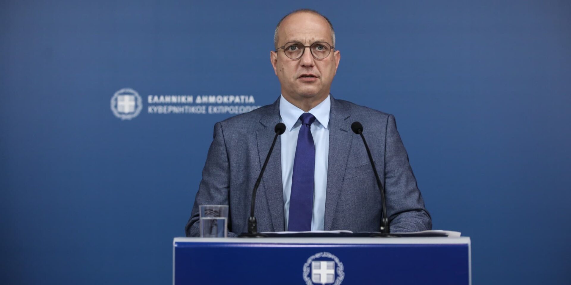 Ο κυβερνητικός εκπρόσωπος, Γιάννης Οικονόμου