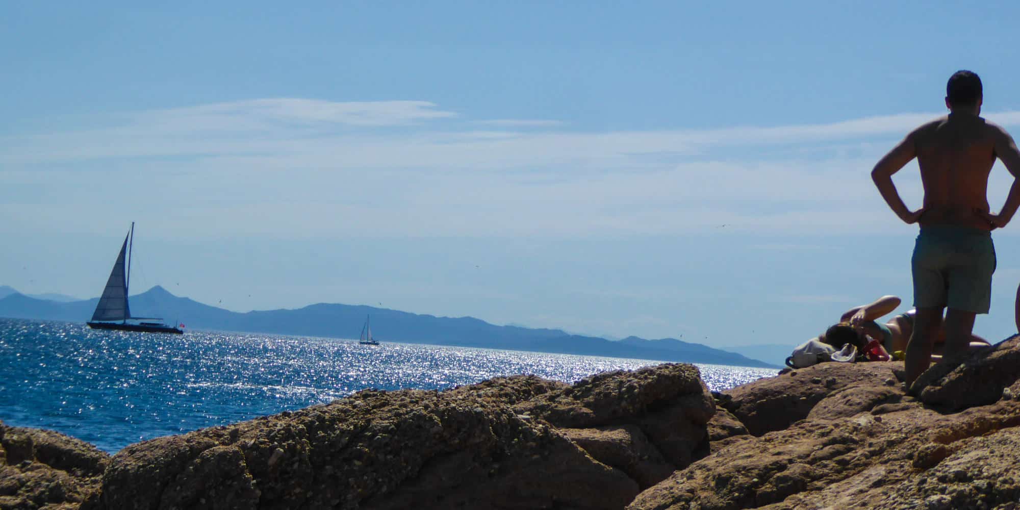 Ζεστός καιρός στη θάλασσα