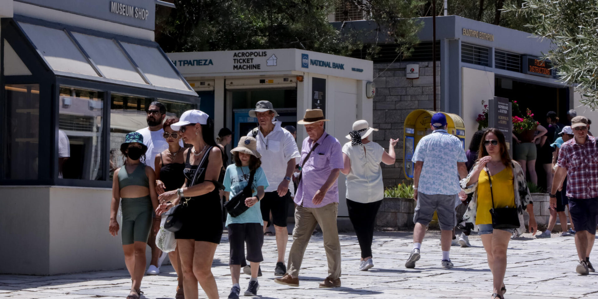 Κόσμος στην Ακρόπολη
