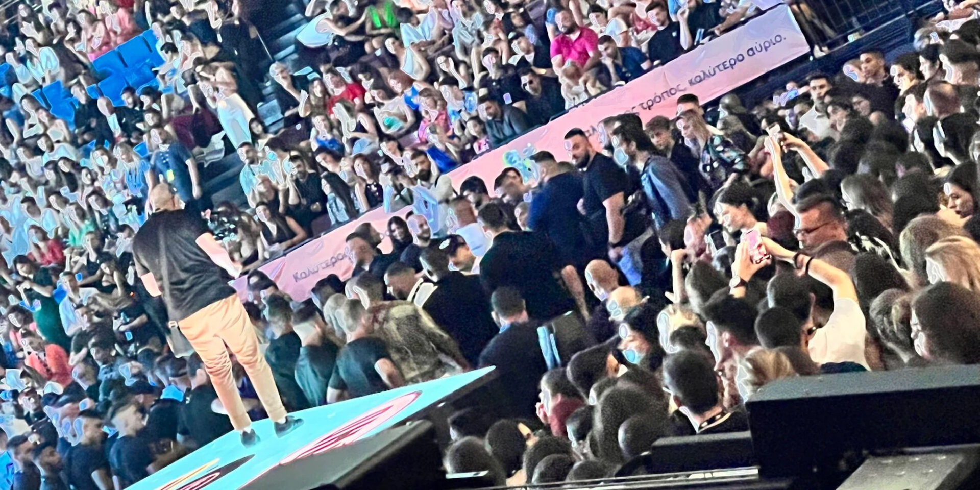 Ξύλο στα Mad VMA 2022