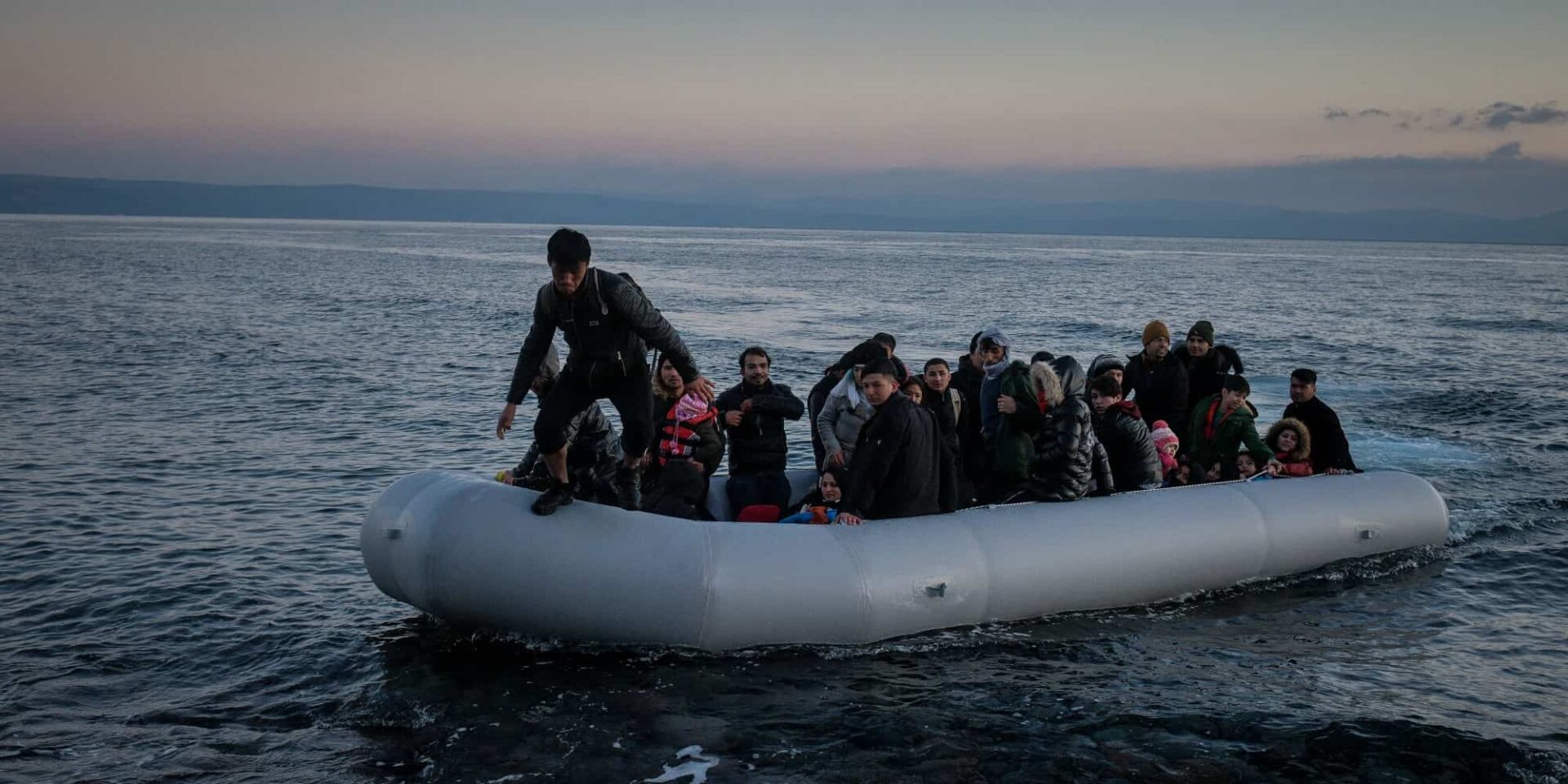Μετανάστες σε λέμβο
