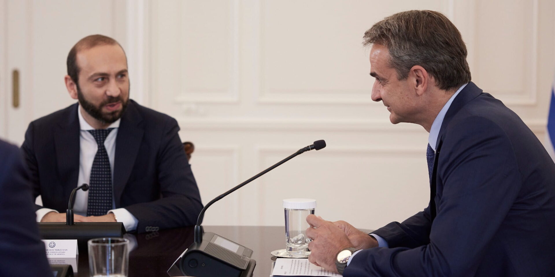 Ο πρωθυπουργός, Κυριάκος Μητσοτάκης, συναντήθηκε με τον ΥΠΕΞ της Αρμενίας