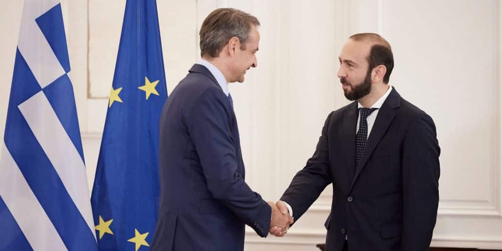 Ο πρωθυπουργός, Κυριάκος Μητσοτάκης, συναντήθηκε με τον ΥΠΕΞ της Αρμενίας