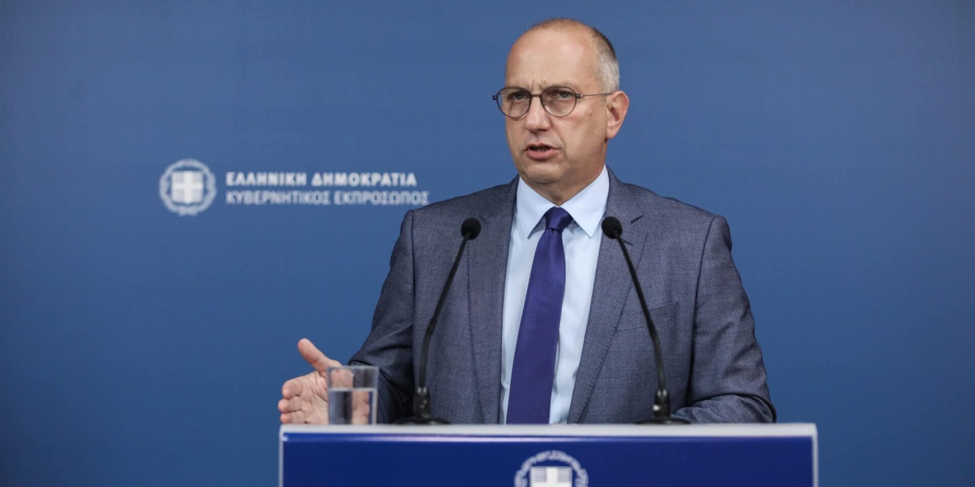 Ο κυβερνητικός εκπρόσωπος, Γιάννης Οικονόμου