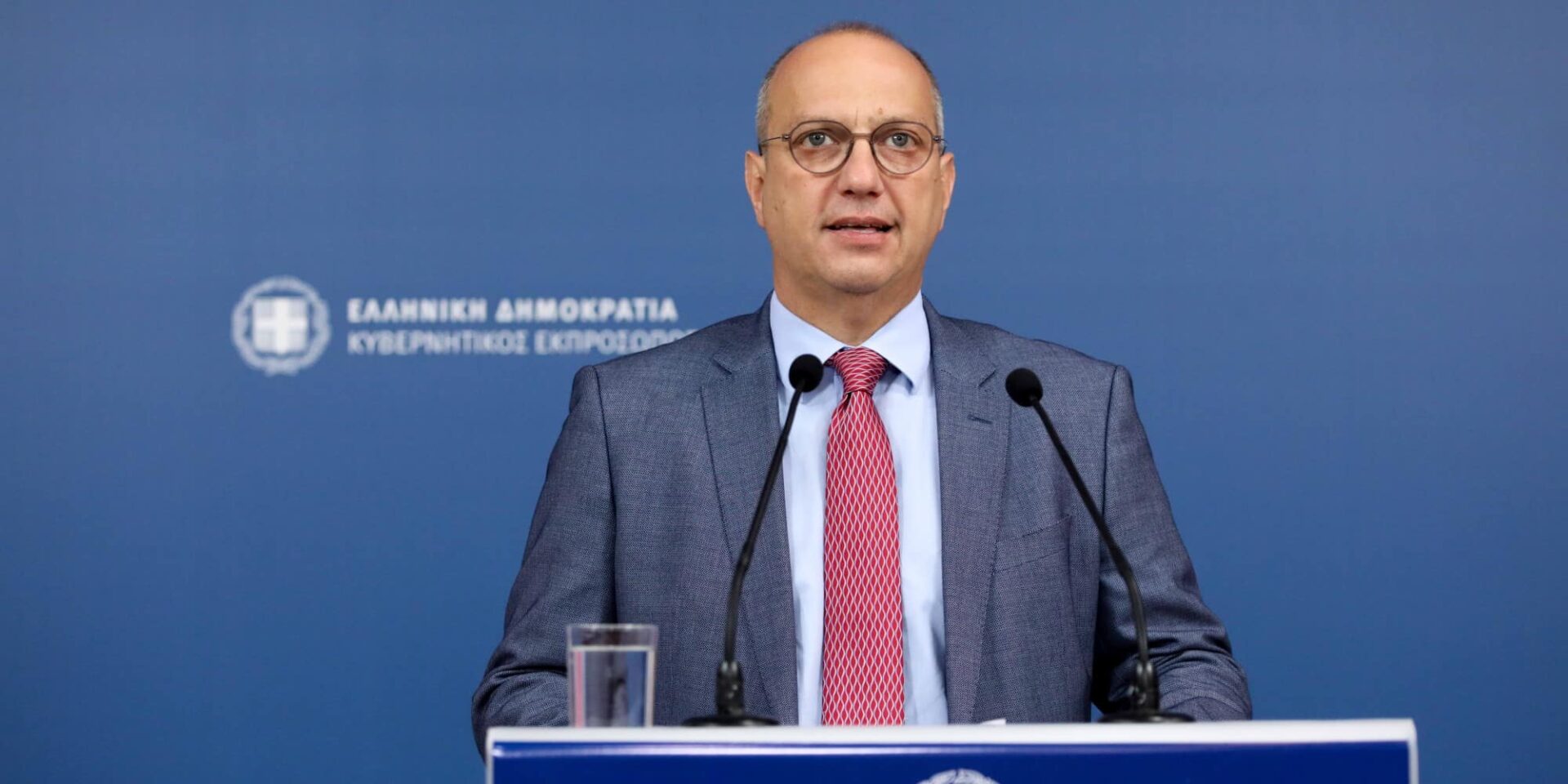 Ο κυβερνητικός εκπρόσωπος, Γιάννης Οικονόμου