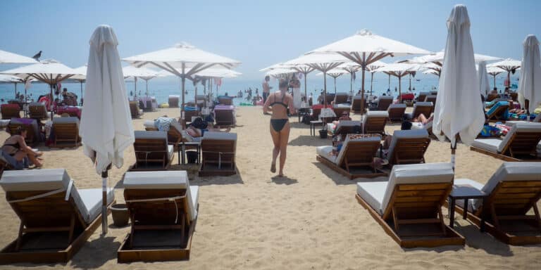My Coast: Πώς λειτουργεί η εφαρμογή για τις καταγγελίες των παραβάσεων στις παραλίες
