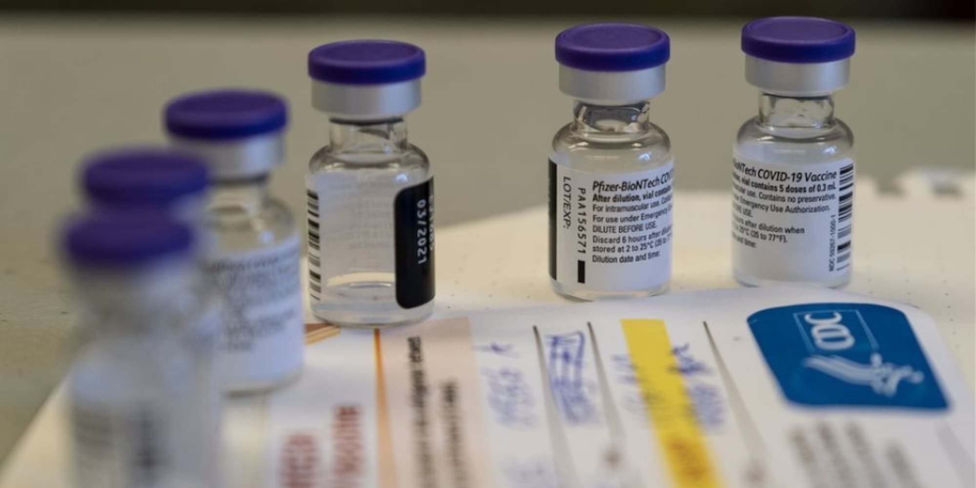 Ξεκινούν τεστ για εμβόλια της Pfizer