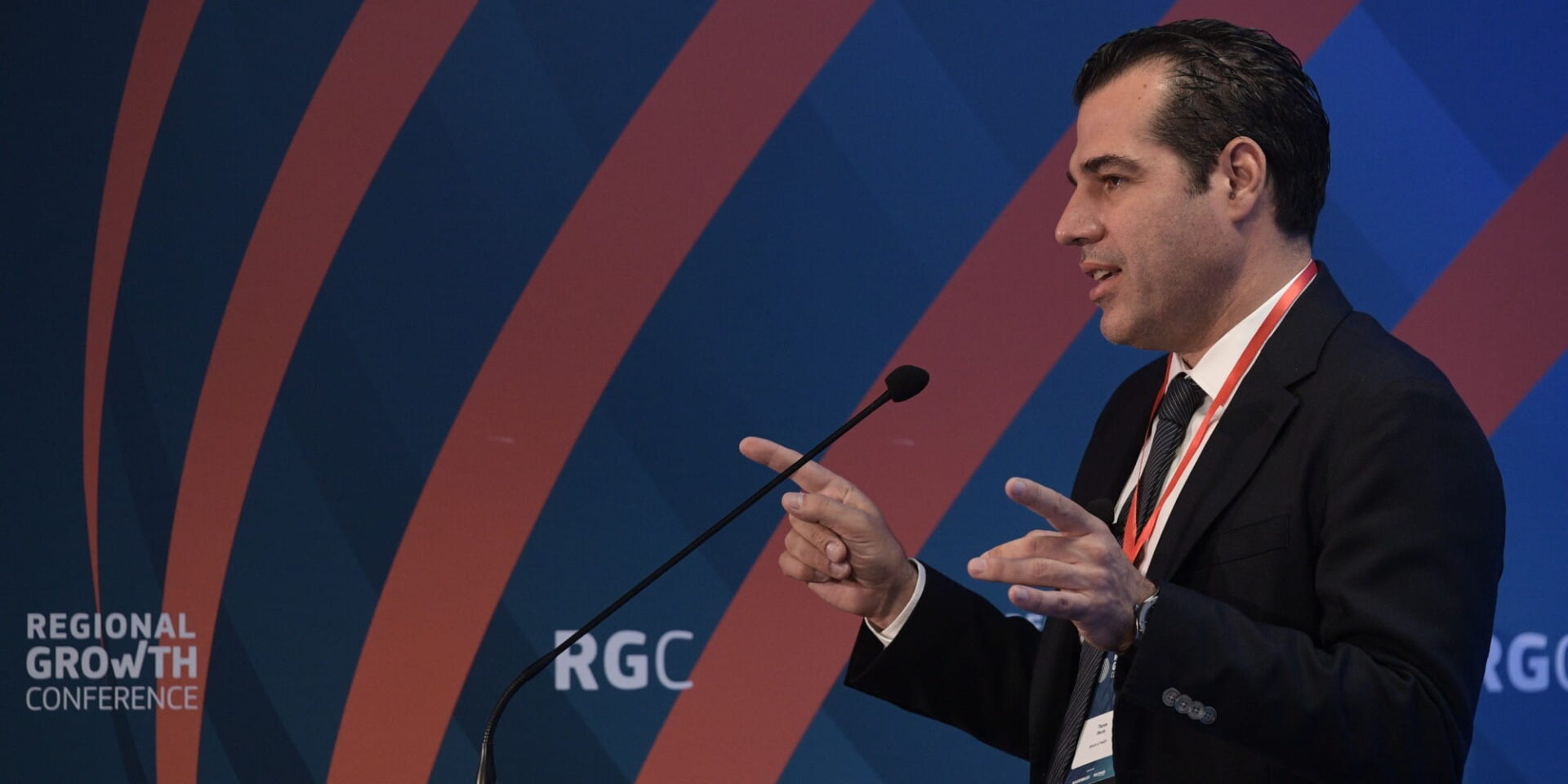 Ο υπουργός Υγείας Θάνος Πλεύρης