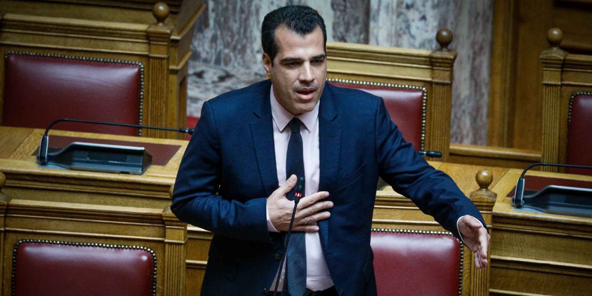 Ο υπουργός Υγείας Θάνος Πλεύρης μιλά στη Βουλή
