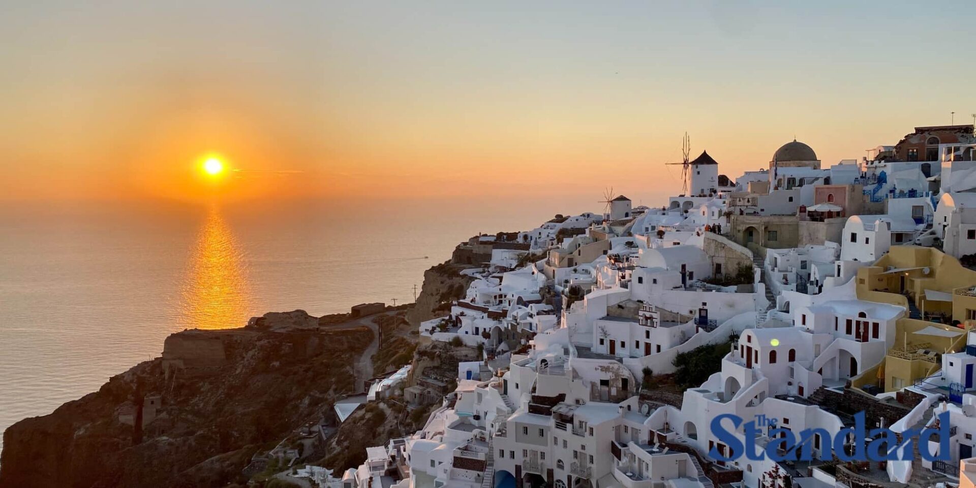 Ηλιοβασίλεμα στη Σαντορίνη