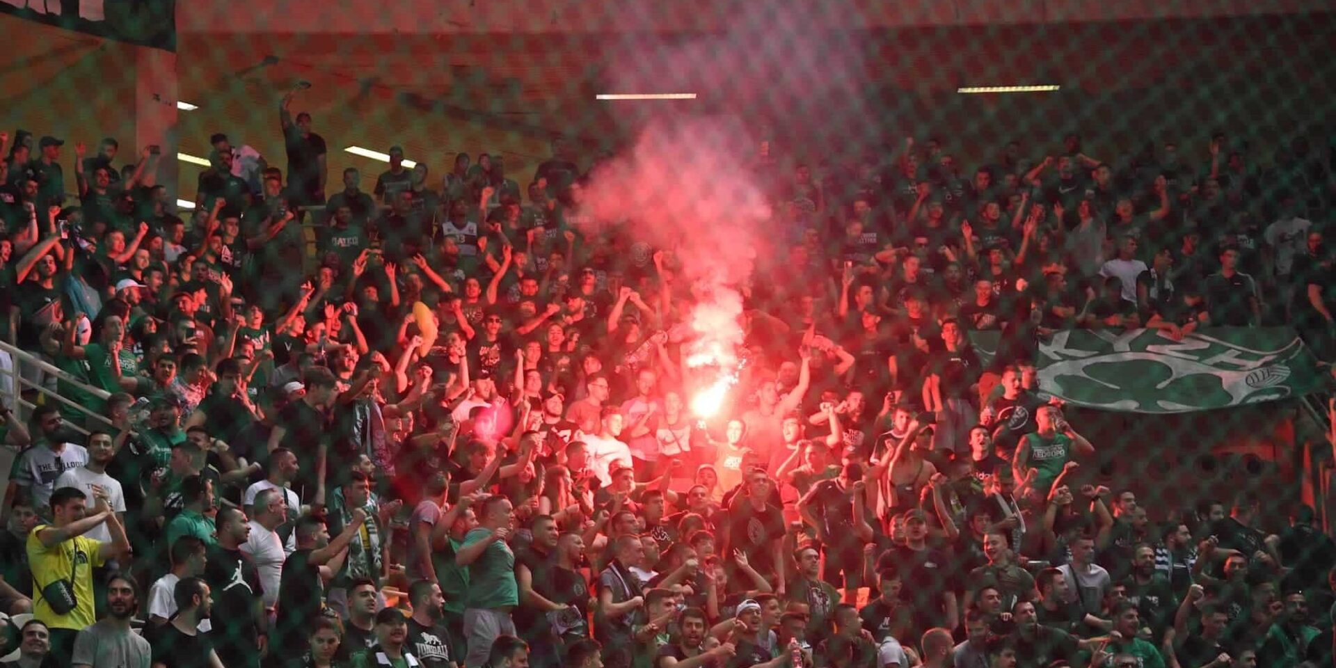 Η Θύρα 13 στο Παναθηναϊκός-Ολυμπιακός