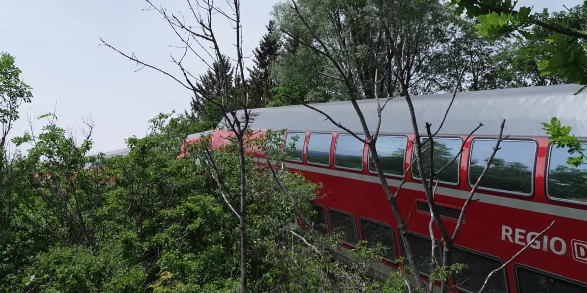 Τρένο εκτροχιάστηκε κοντά στο Μόναχο στη Βαυαρία