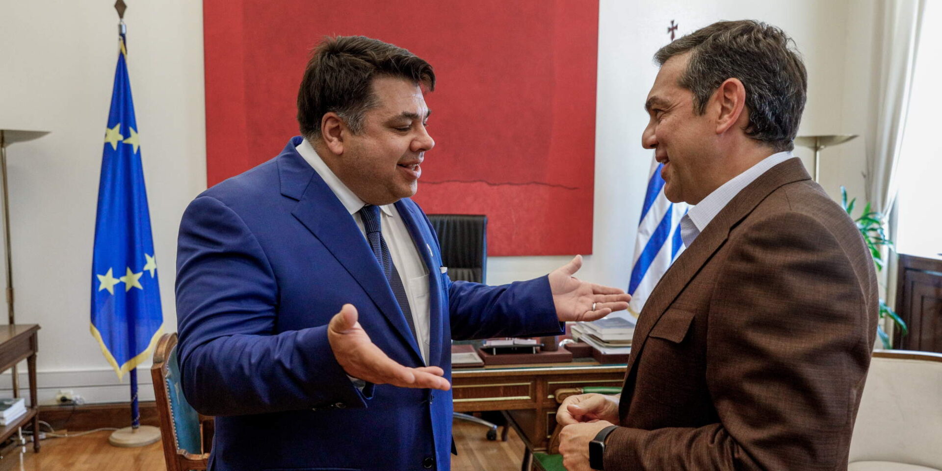 Ο πρόεδρος του ΣΥΡΙΖΑ, Αλέξης Τσίπρας, συναντήθηκε με τον πρέσβη τον ΗΠΑ Τζωρτζ Τσούνη