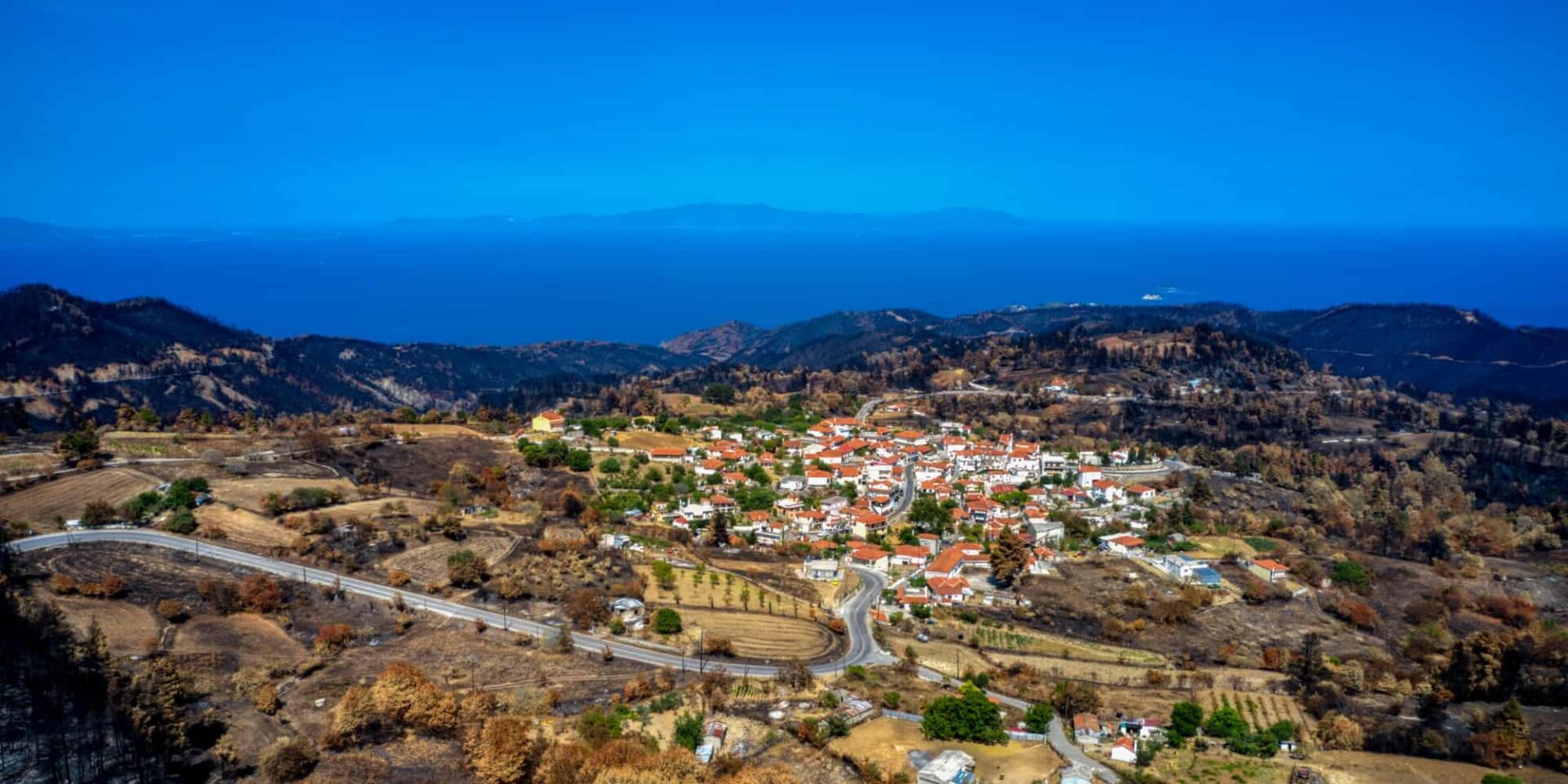 Καμμένη έκταση στη Βόρεια Εύβοια