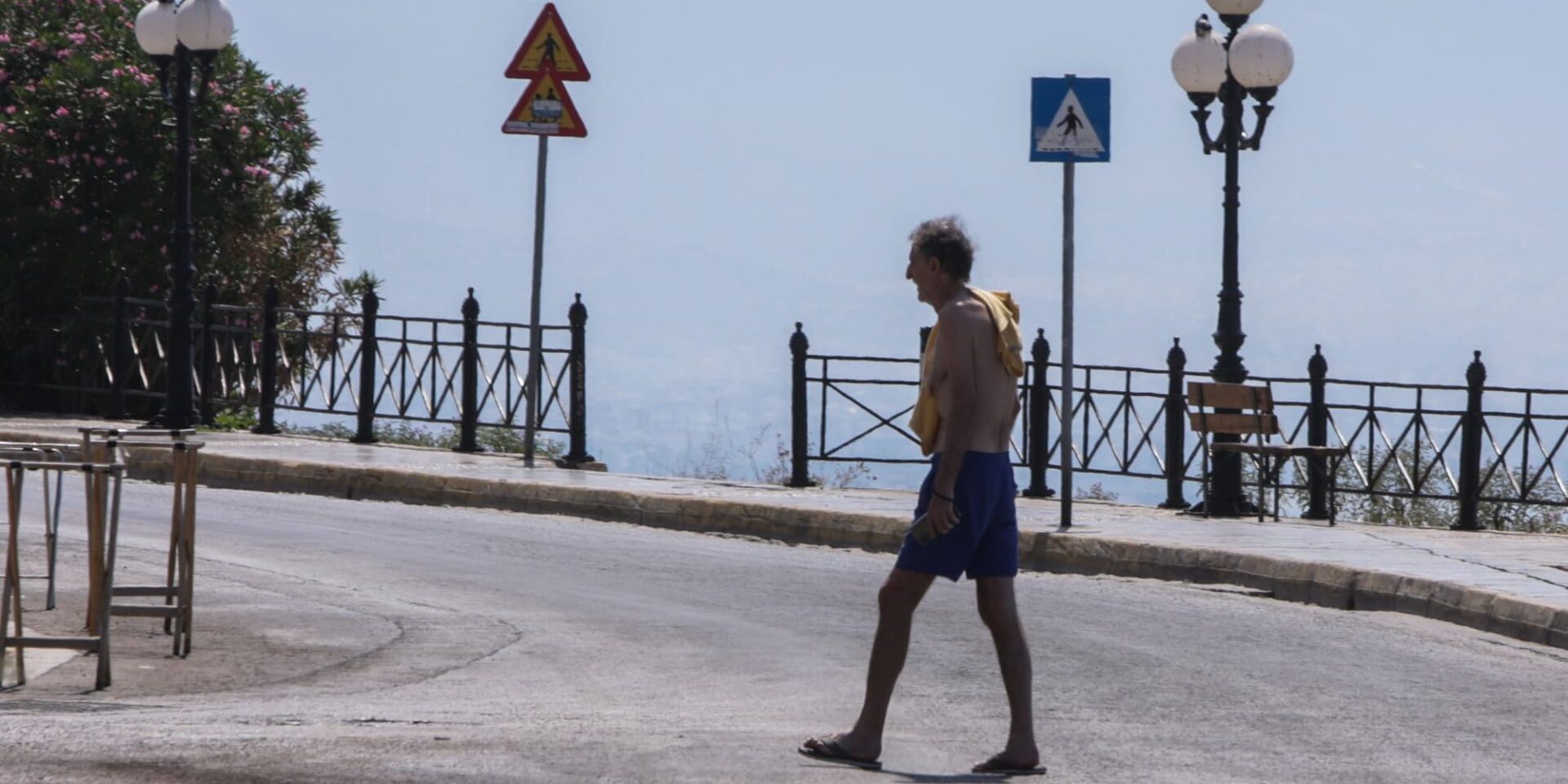 Ζεστός καιρός στην Ελλάδα