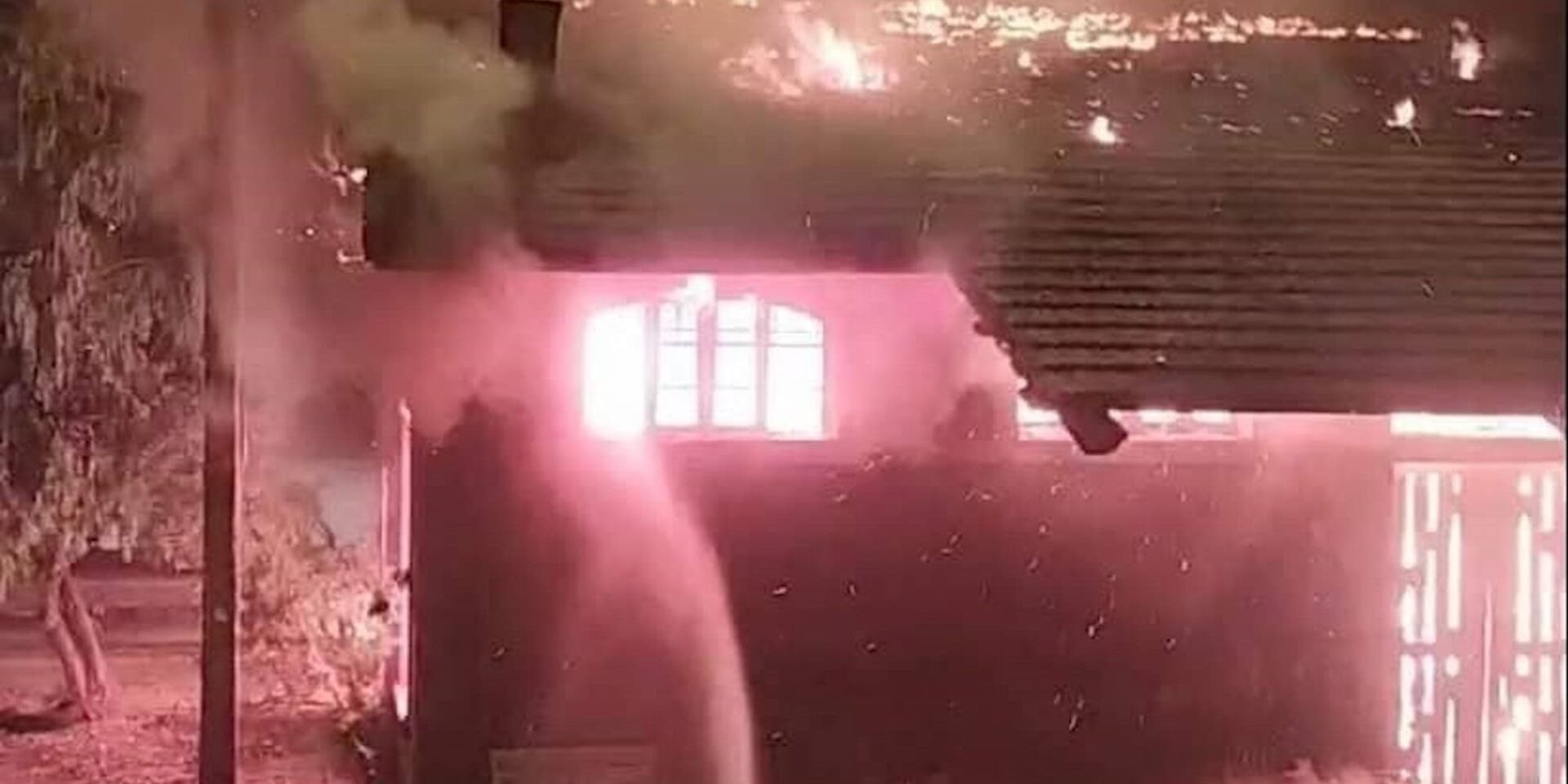 Φωτιά σε αποθηκευτικό χώρο στην Χαλκίδα