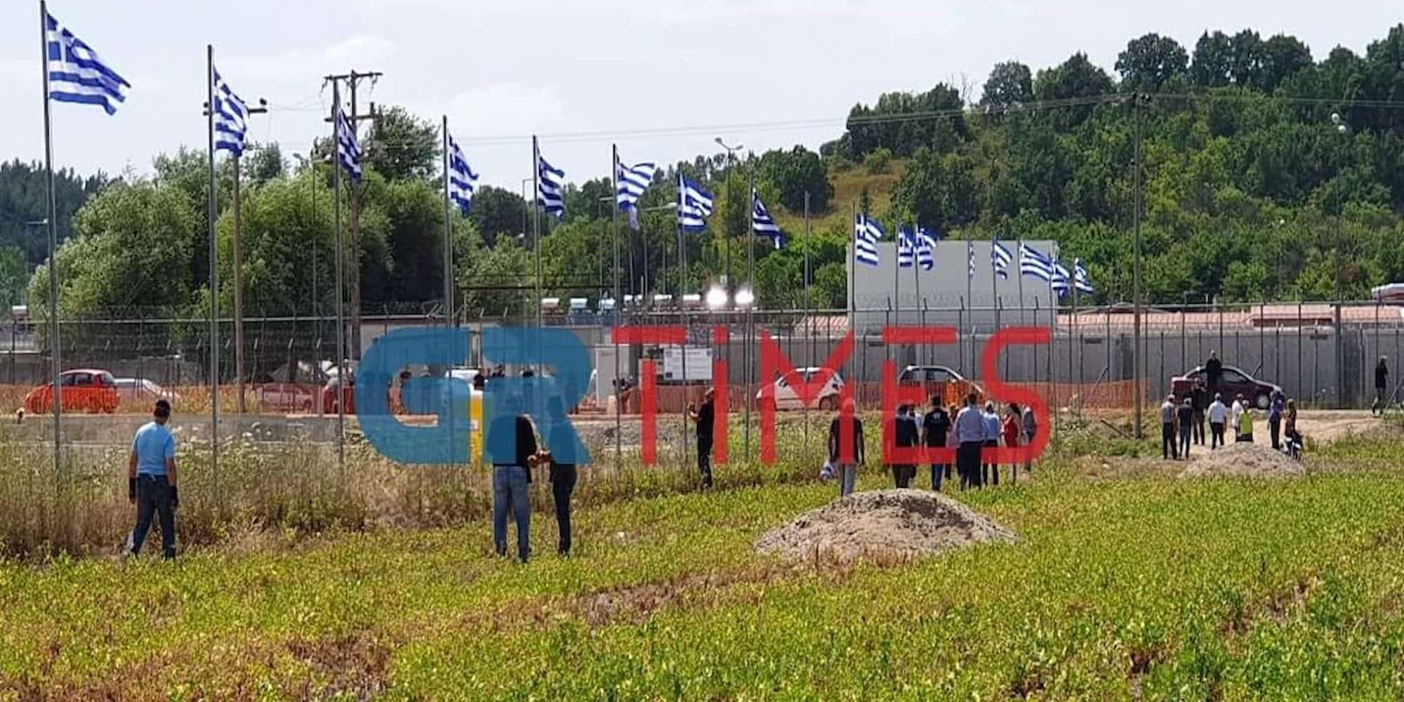 Ελληνικές σημαίες στο Φυλάκιο του Έβρου