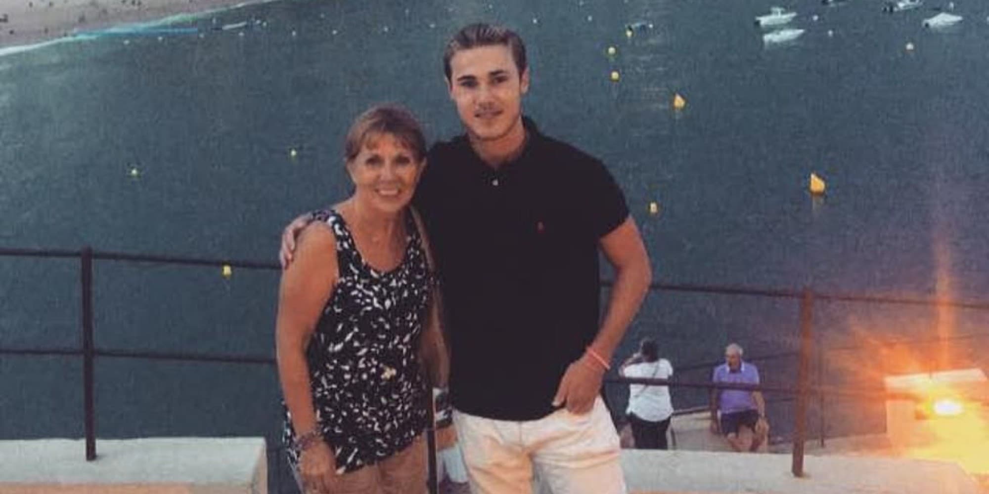 Ο 22χρονοςΤζακ που σκοτώθηκε στα Σπάτα με τη μητέρα του