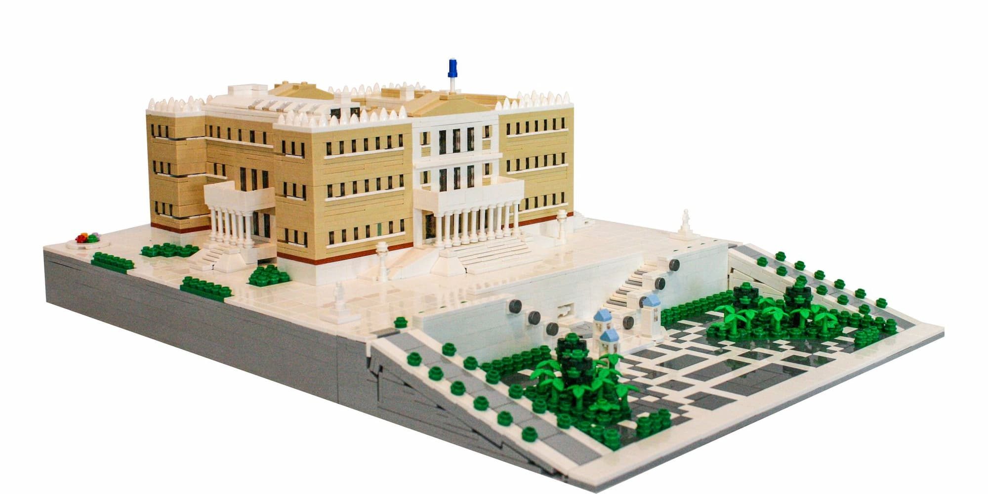 Η Βουλή των Ελλήνων φτιαγμένη από κομμάτια Lego