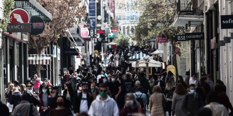 Χειμερινές εκπτώσεις 2025: Ξεκινούν αύριο (13/1) – Τι να προσέχουν οι καταναλωτές