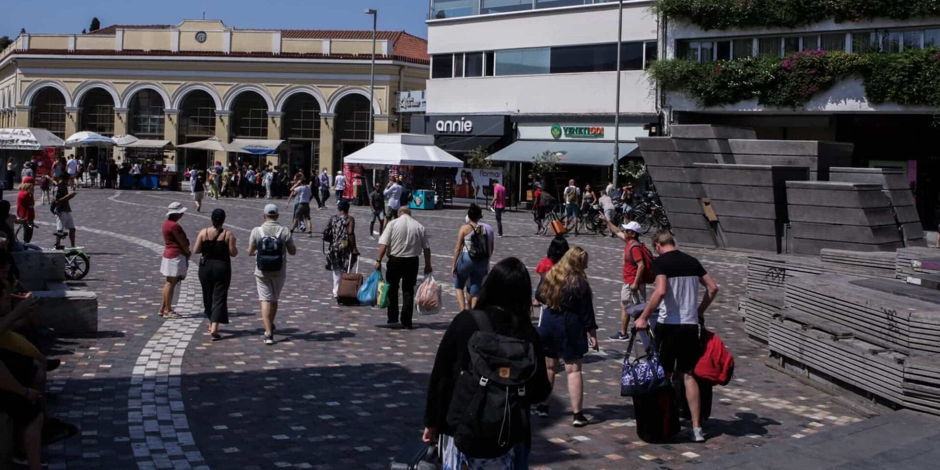 Φάρσα το τηλεφώνημα για βόμβα στο Μοναστηράκι