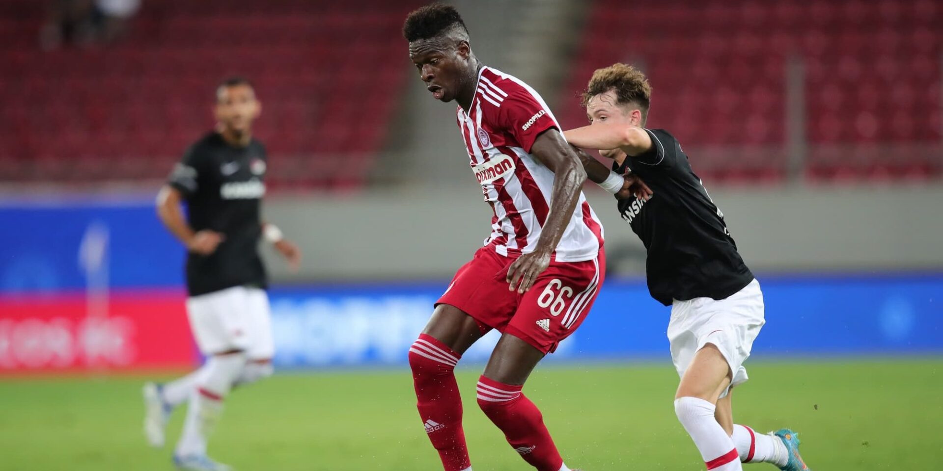Ο Ολυμπιακός κέρδισε με 1-0 την Άλκμααρ