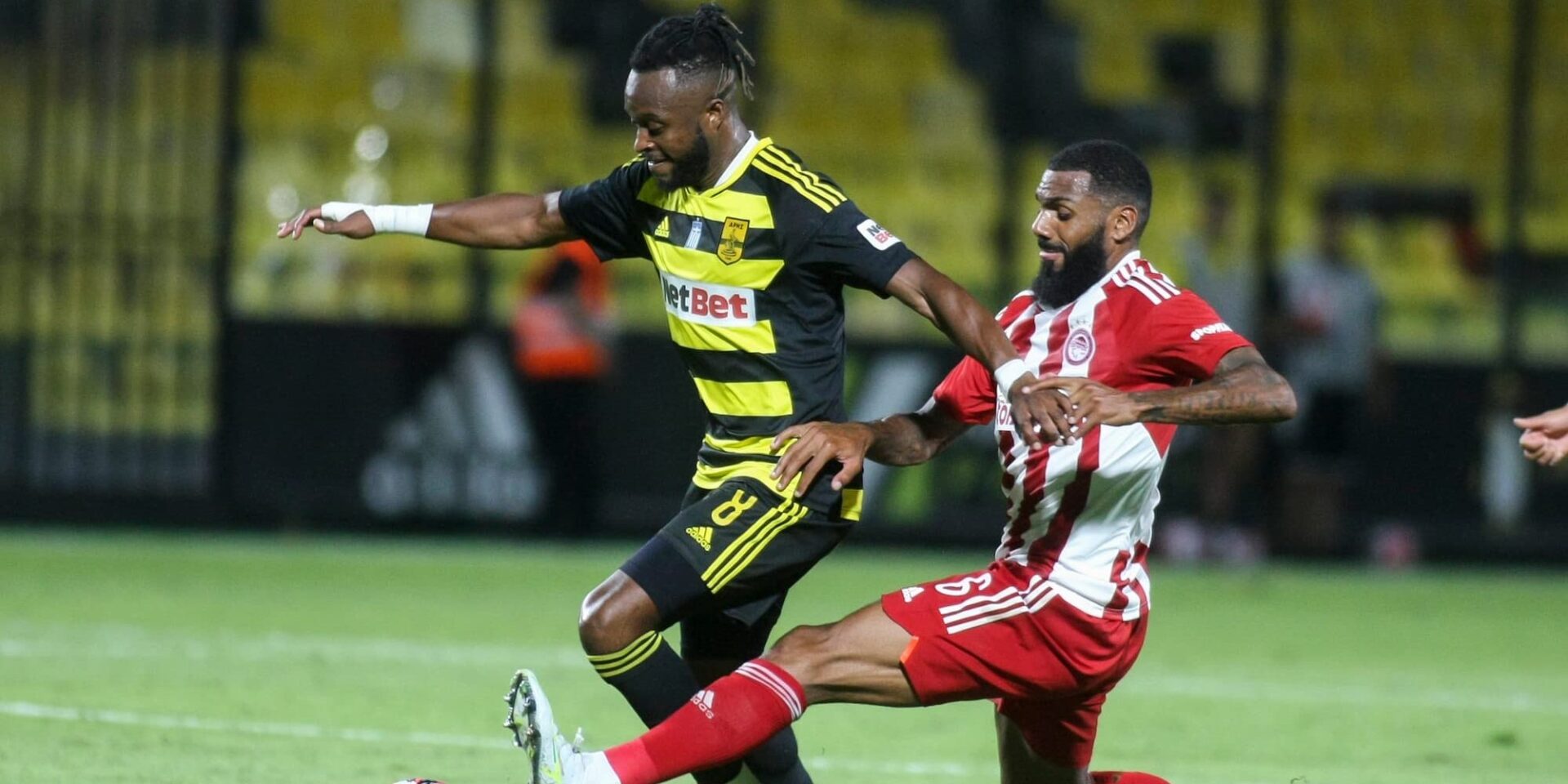 Ο Ολυμπιακός έχασε από τον Άρη με 2-1